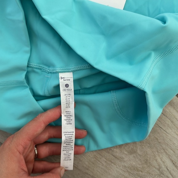 *SOLD* NWT CRZ Yoga Bike Shorts Turquoise Size Large - Picture 6 of 8